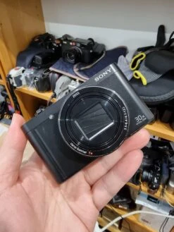 Digital - Sony Cyber Shot DSC-WX500 - 18.2MP (Avg Cond)