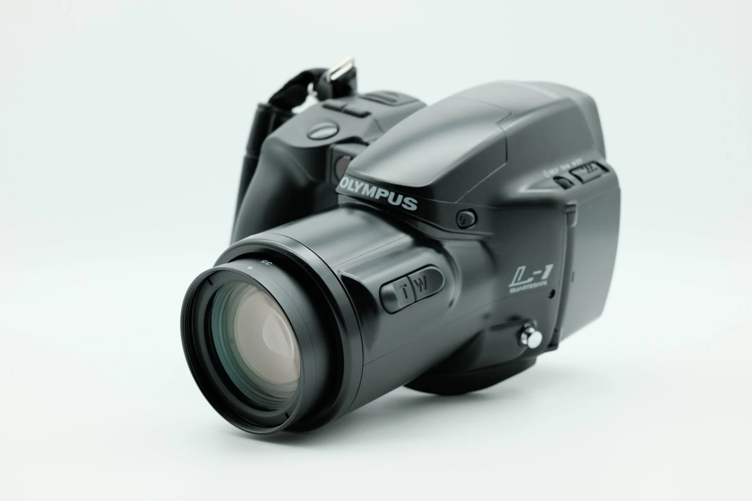 Olympus L-1 W/ 1.5x Lens Converter - Excellent Cond