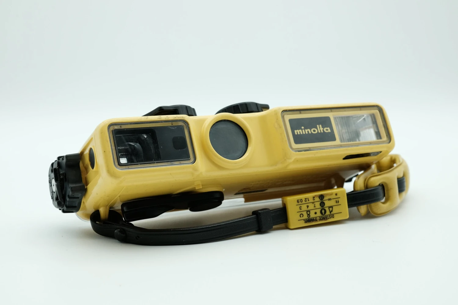 Minolta Weathermatic A - 110 Film Camera - Fair Cond - Image 8