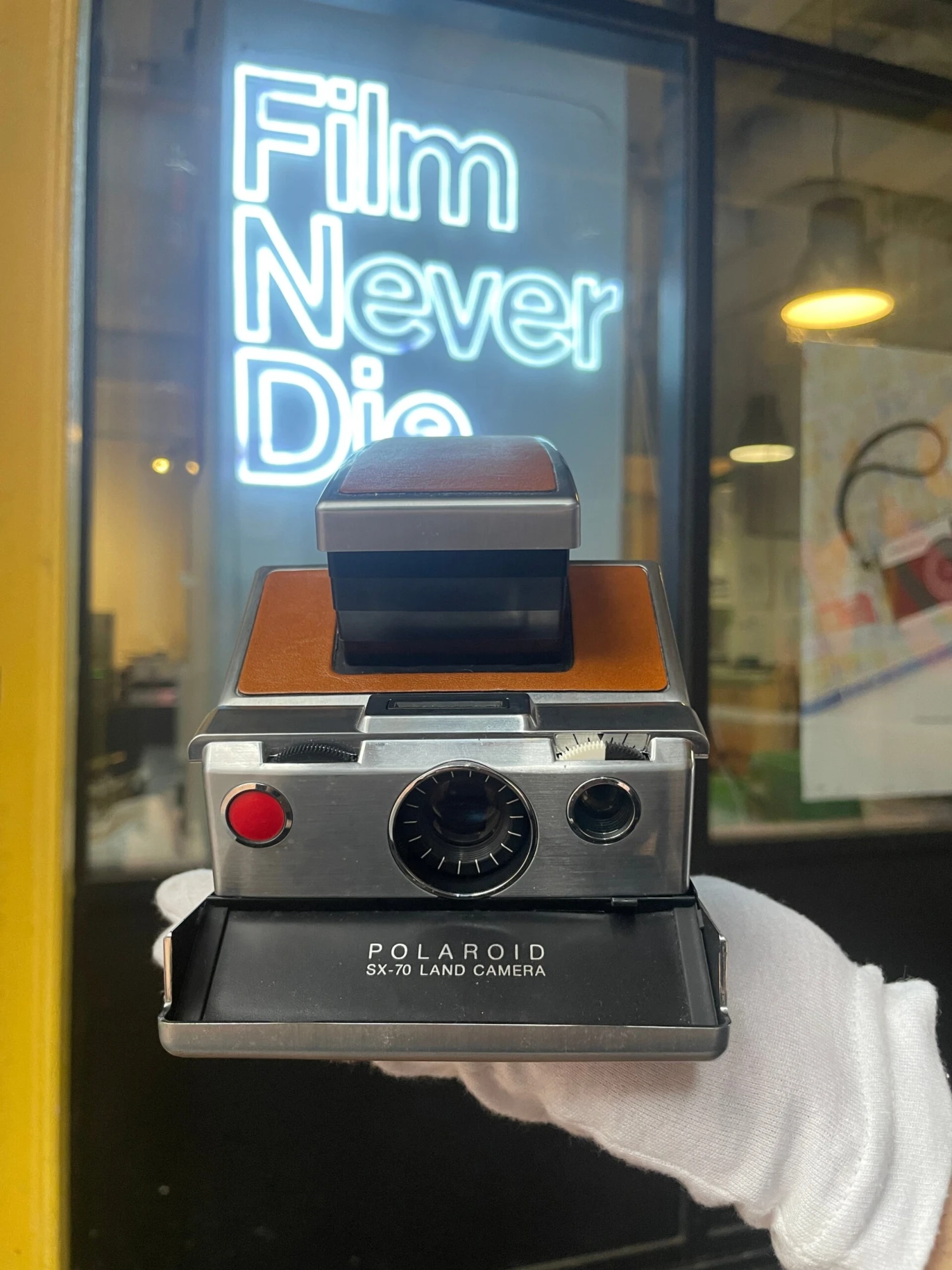 Polaroid SX-70 Land Camera