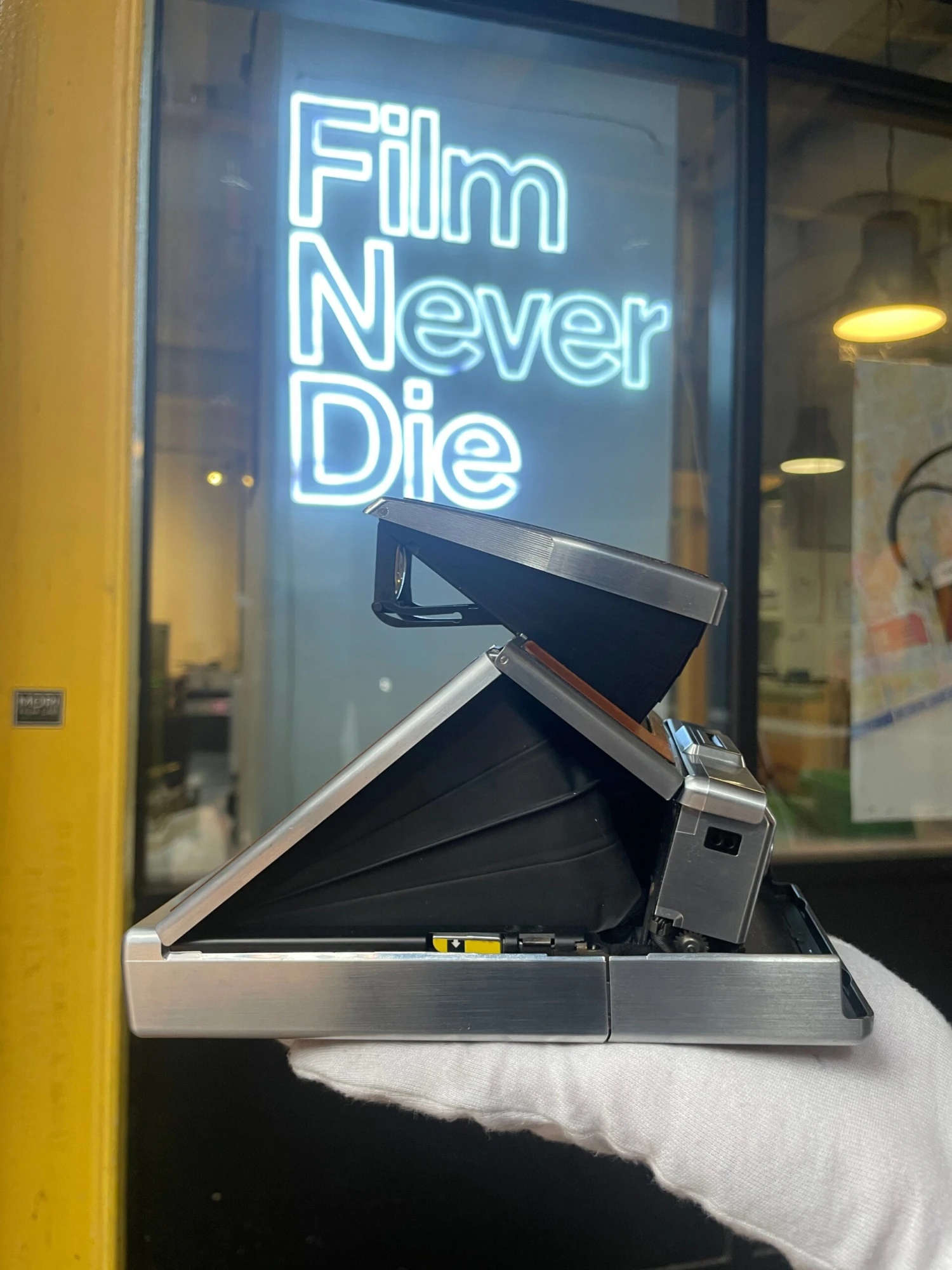 Polaroid SX-70 Land Camera - Image 3